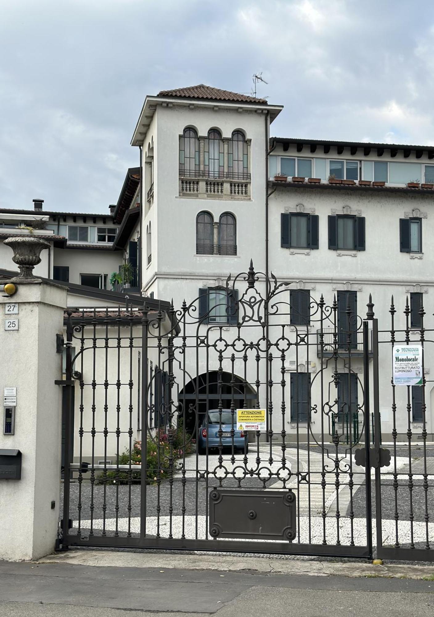 Xenia Apartments Milano Esterno foto